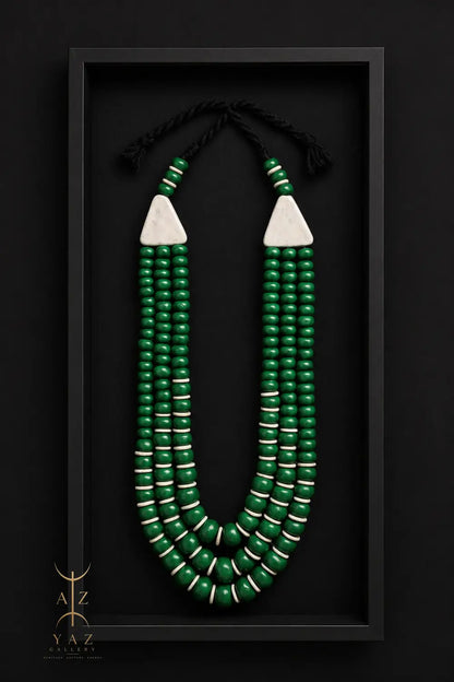 EMERALD ROOTS An Icon of Strength Heritage & Refined Luxury